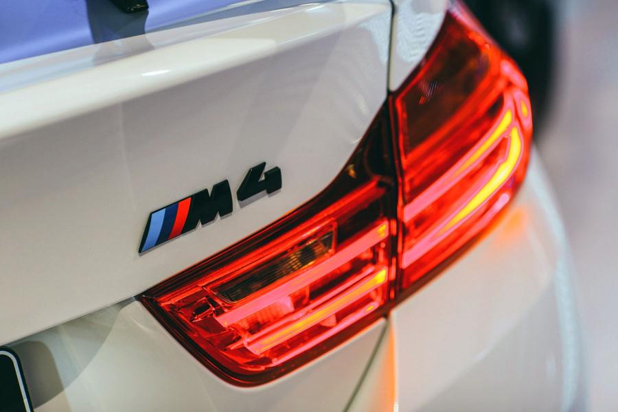 Логотип BMW M4 Coupe Magny-Cours Edition (F82) 2017 года  (FR) (фото 3 из 4)